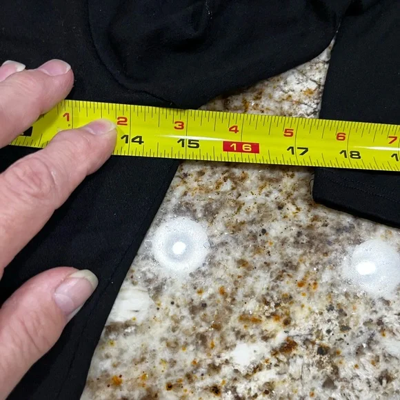 Naked wardrobe crop top nwot - Picture 4 of 6